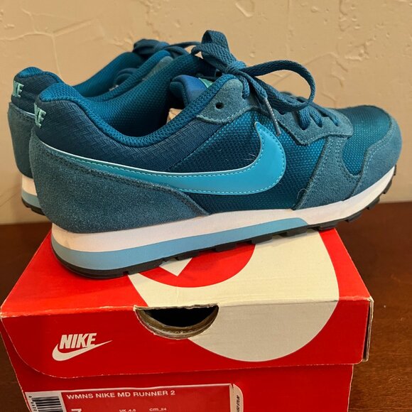 Women's Nike MD Runner 2 Green Abyss/GMM BL-Electric Green - Size 7 - Picture 3 of 7